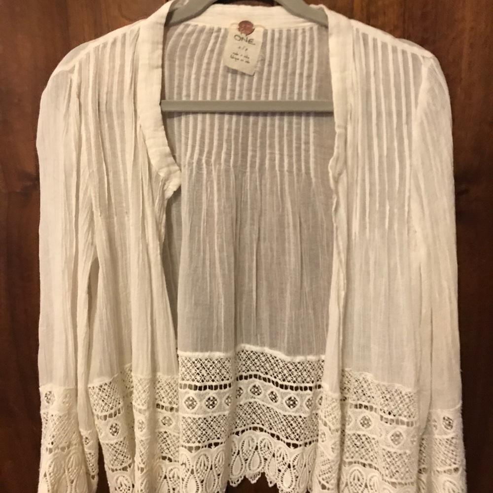 Free People cream lace shrug